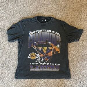 Los Angeles Lakers Graphic T-Shirt